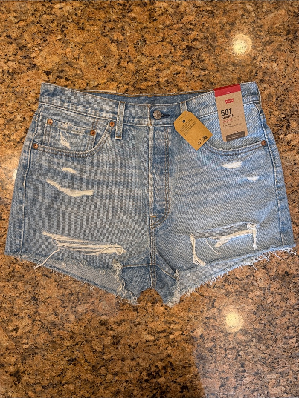 NWT Women’s Levi's Light Blue Distressed Denim Jean Shorts - Size 31